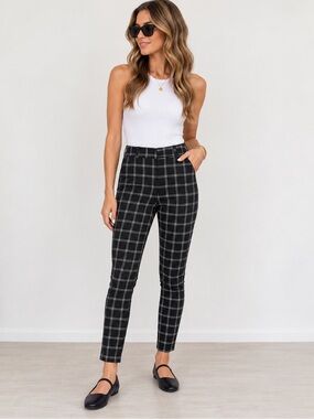 NWOT Old Navy High-Rise Pixie Ankle Pants Size 12 Black Windowpane Plaid